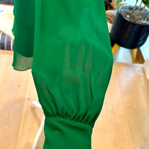 Vince Camuto green tunic Top - Picture 3 of 11